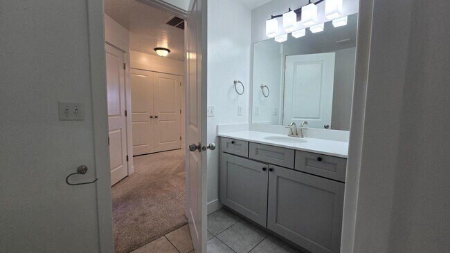 Building Photo - 12977 S Oberon Ln