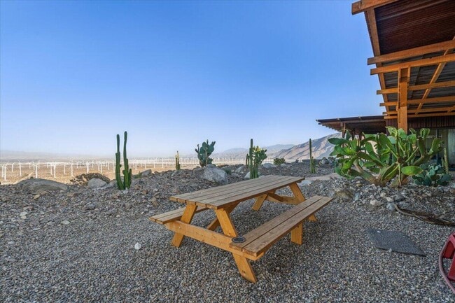 Building Photo - 60620 Kimlin Ave