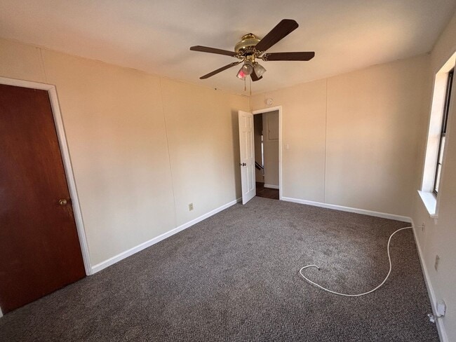 Building Photo - 3 Bedrooms- 1 Bathroom- House in Coosa!