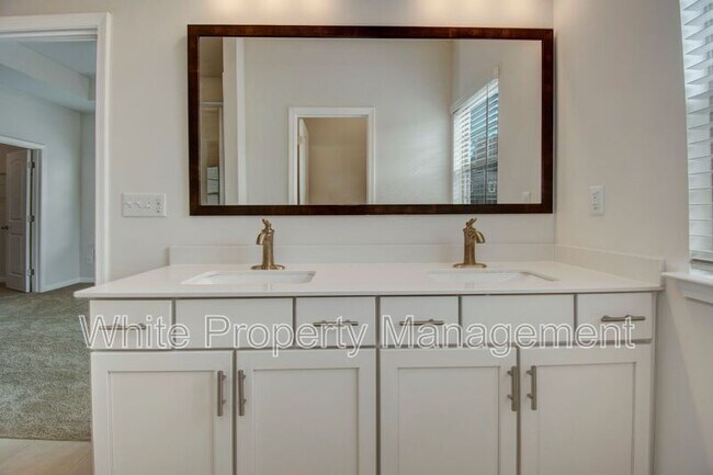 Building Photo - 3130 Glenn Hope Wy