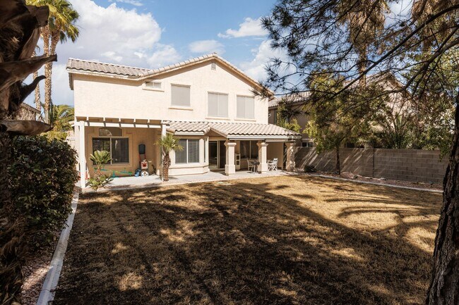 Building Photo - Good sized Summerlin home with large backyard