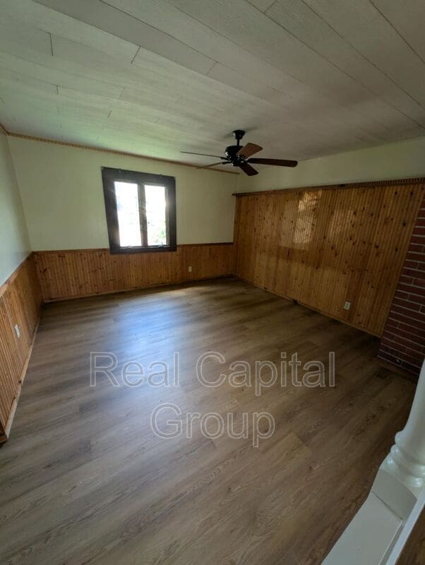 Building Photo - 27 Kingswood Dr