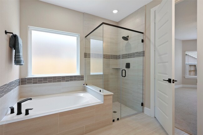 Building Photo - 2013 Woodland Pine Ct