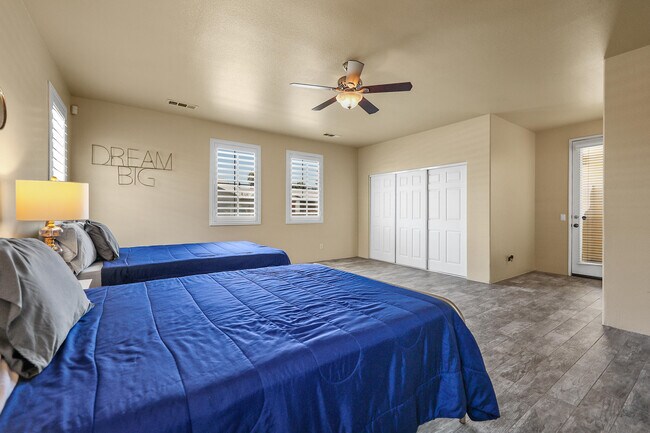 Building Photo - 47432 Harbour Lights Ln