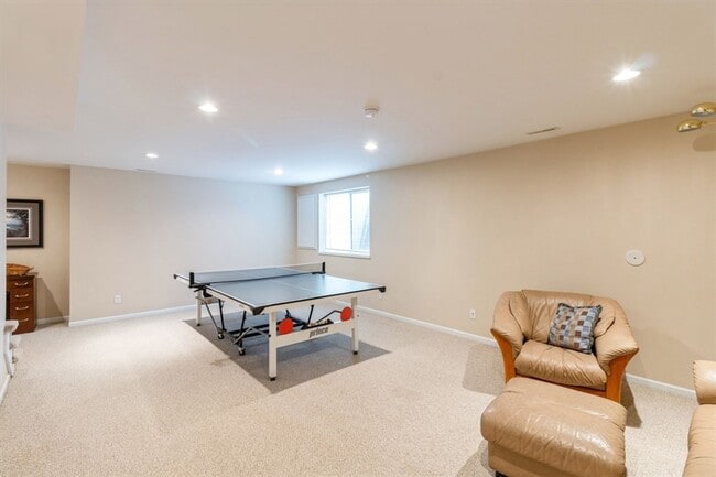 Building Photo - 2620 Camden Dr
