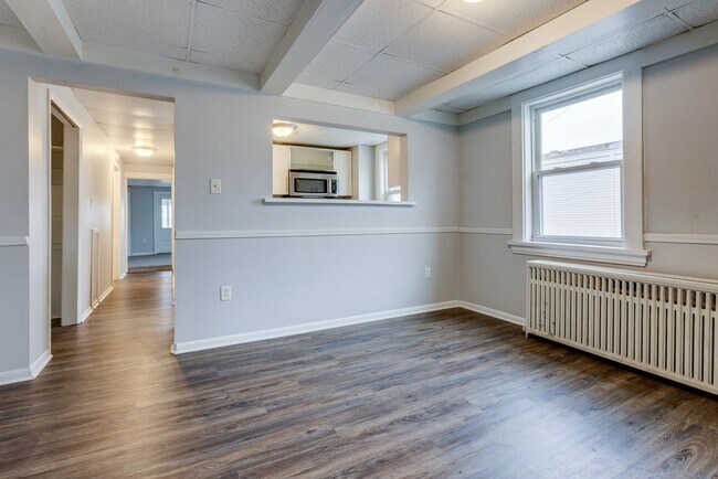 Building Photo - 2300 Arlington Ave