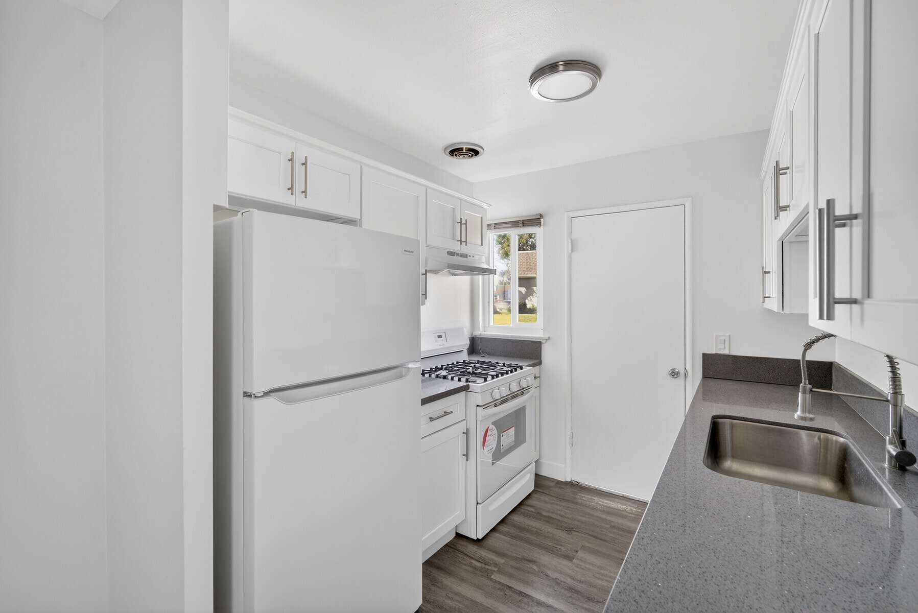 Building Photo - 2100 W Ball Rd