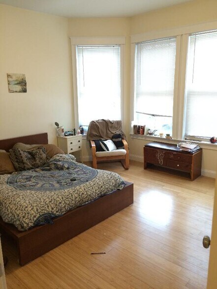 Building Photo - 1625 Tremont St