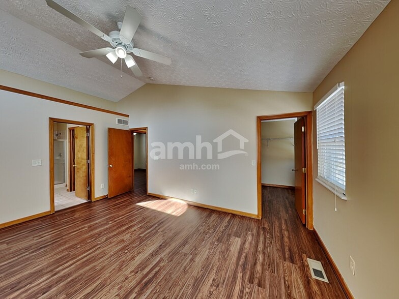 Building Photo - 375 Highbanks Valley Dr