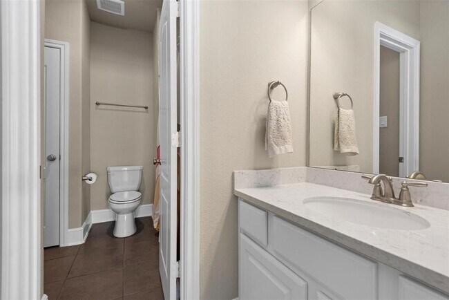 Building Photo - 13918 Oakdale Gln Trce