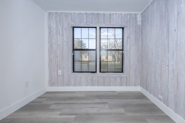 Building Photo - Fully remodeled home for rent!