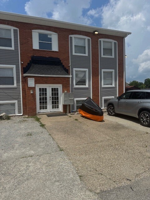 Building Photo - 1625 Brick Kiln Ln