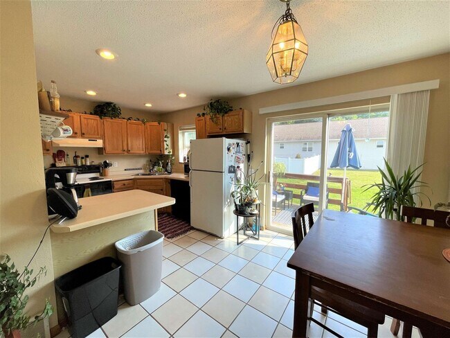 Building Photo - 1933 Northwestern Ave