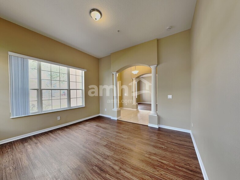 Building Photo - 10016 Caroline Park Dr