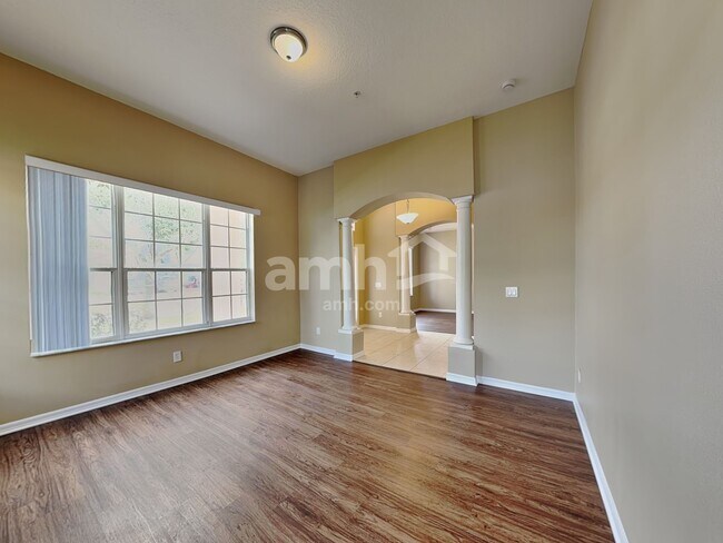 Building Photo - 10016 Caroline Park Dr