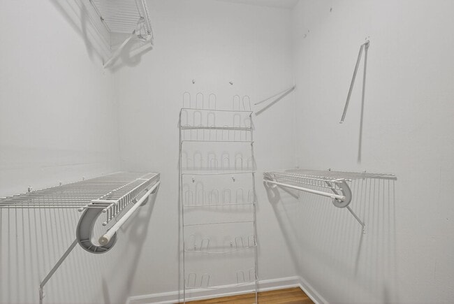 Building Photo - Lakeville Estates