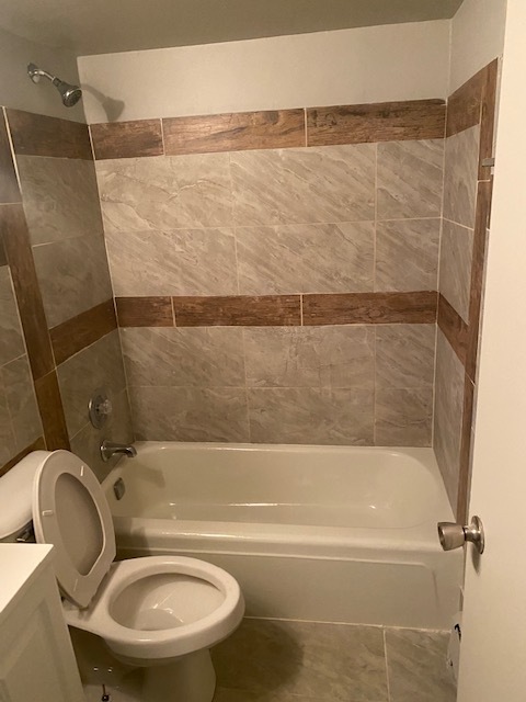 bath room - 333 N Princeton Ave