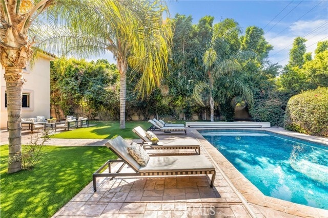 Building Photo - 16659 Addison St