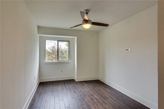 Building Photo - 103 Conservation Dr