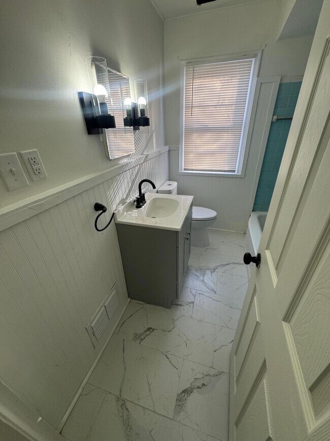 Building Photo - 18405 Archdale St