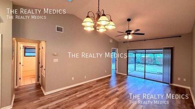 Building Photo - 7909 Richwood Dr