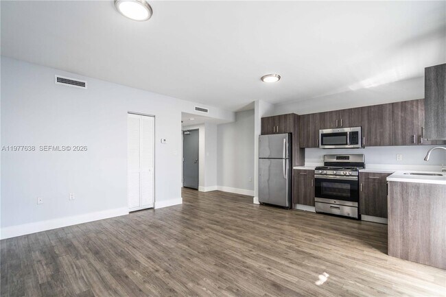 Building Photo - 331 85th St