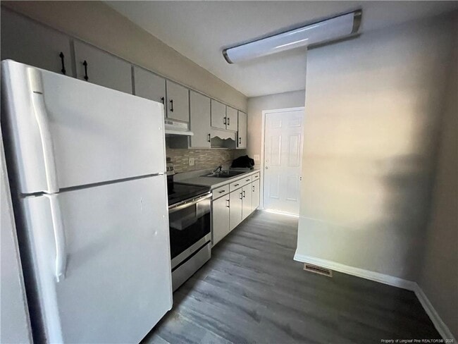 Building Photo - 4953 Fieldcrest Dr