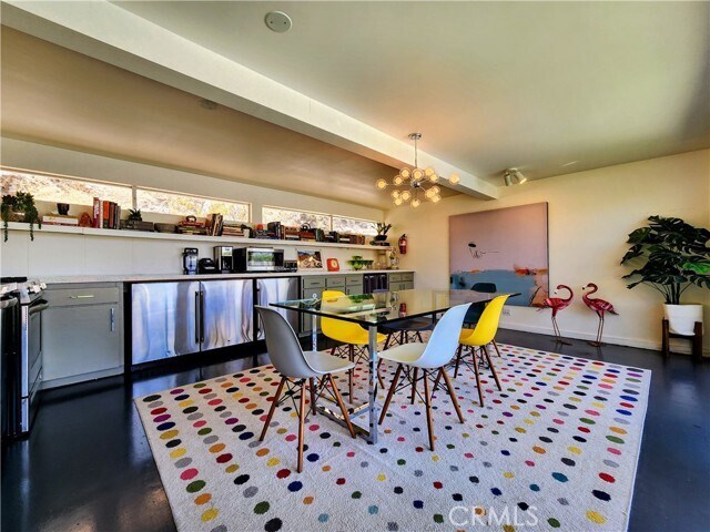 Building Photo - 2499 S Palm Canyon Dr