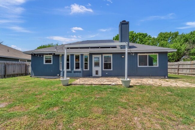 Building Photo - 206 Quail Cir