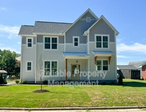 Building Photo - 341 W Barnes St