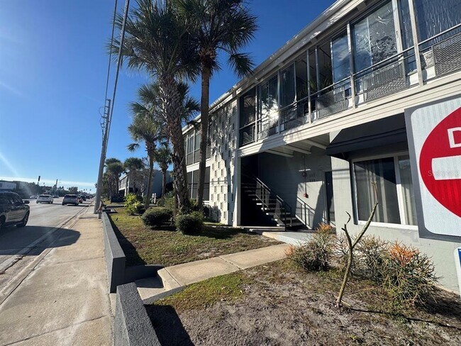 Building Photo - 151 N Orlando Ave