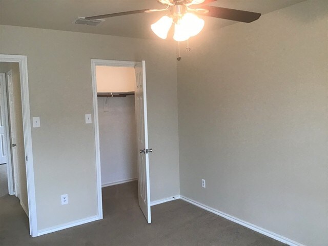 Building Photo - 201 Rambling Way