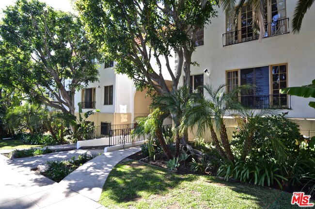 Building Photo - 1345 Hayworth Ave