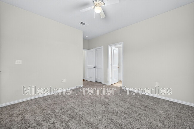 Building Photo - 2813 Peony Dr