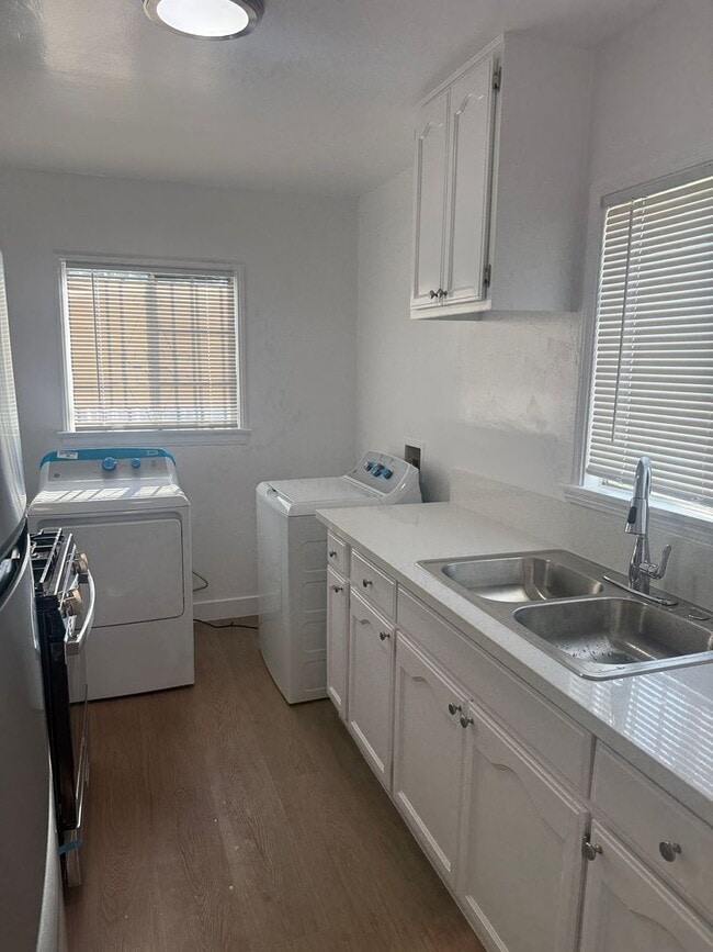 Building Photo - 2918 11th Ave