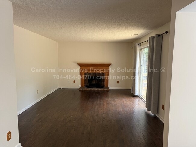 Building Photo - 10722 Roxbury Ct