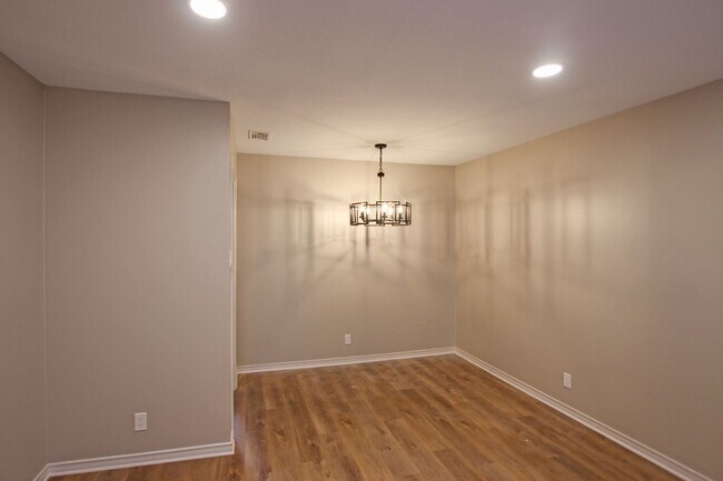 Building Photo - Coming Soon: Stunning 4-bedroom, 2-bath be...