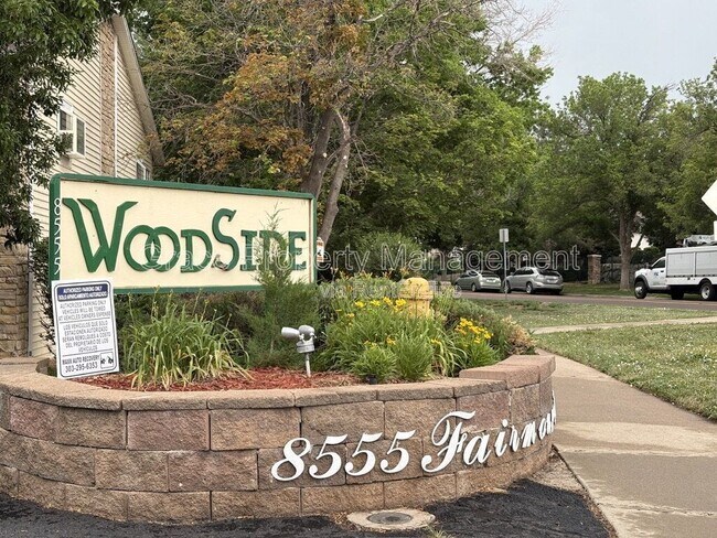 Building Photo - 8555 E Fairmount Dr