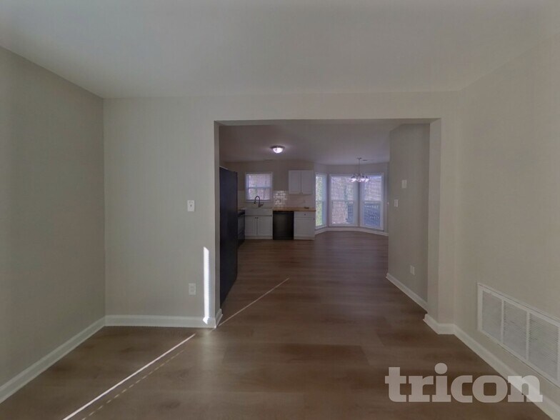 Building Photo - 2026 Trowbridge Ct