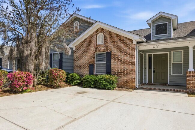 Building Photo - 1611 Quazar Rd