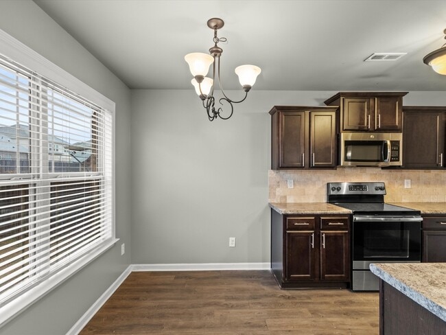 Building Photo - 148 Walkers Hill Rd