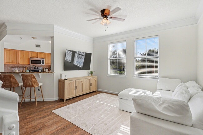 Building Photo - 2044 Alta Meadows Ln