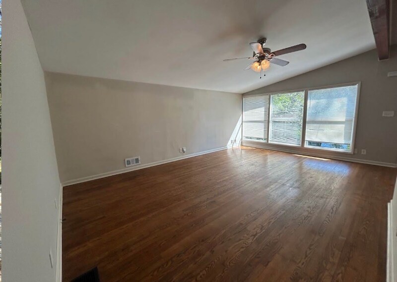 Building Photo - 2950 Horse Shoe Dr