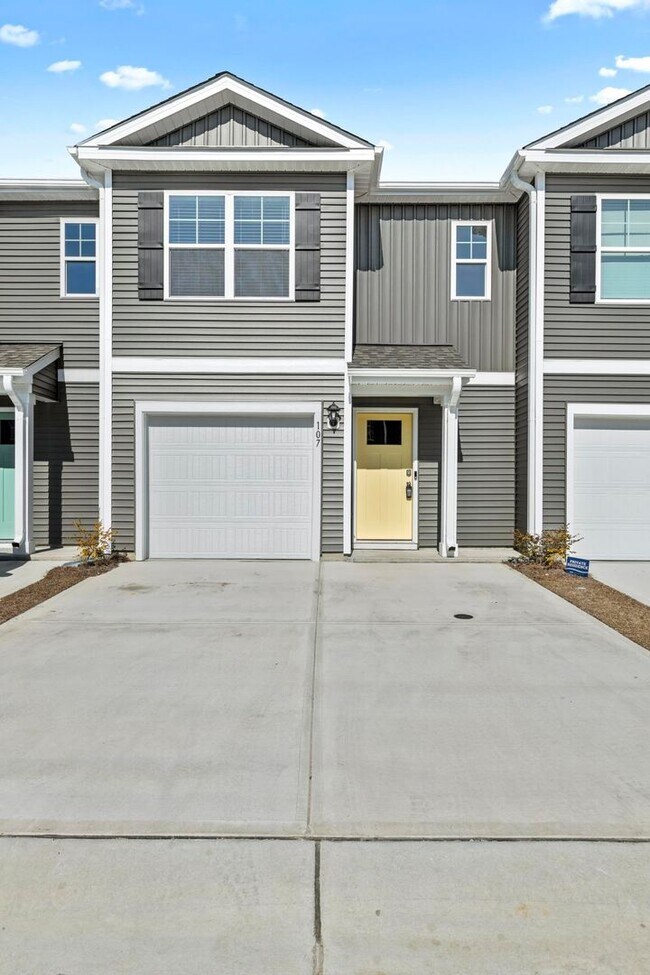 Building Photo - Brand New Townhome- Bike to the beach!!! **MOVE-IN SPECIAL**