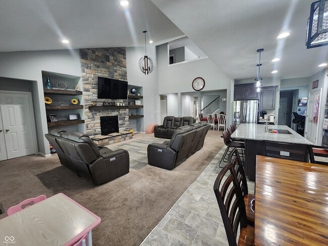 Building Photo - 15803 W Rail Dr