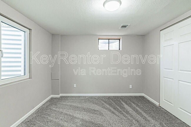 Building Photo - 3730 W Saratoga Ave