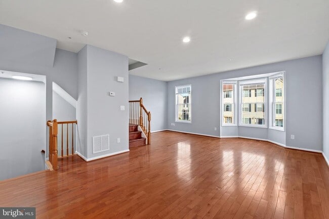 Building Photo - 7910 Beach Plum Ln