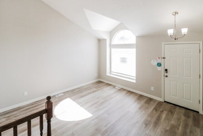 Building Photo - 4829 3900 W St