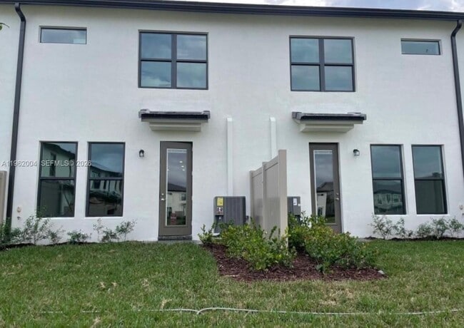 Building Photo - 2163 Appleton Cir S