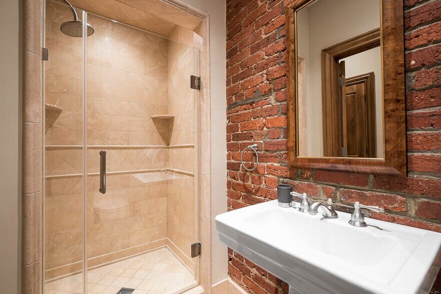 Building Photo - 1737 Connecticut Ave NW